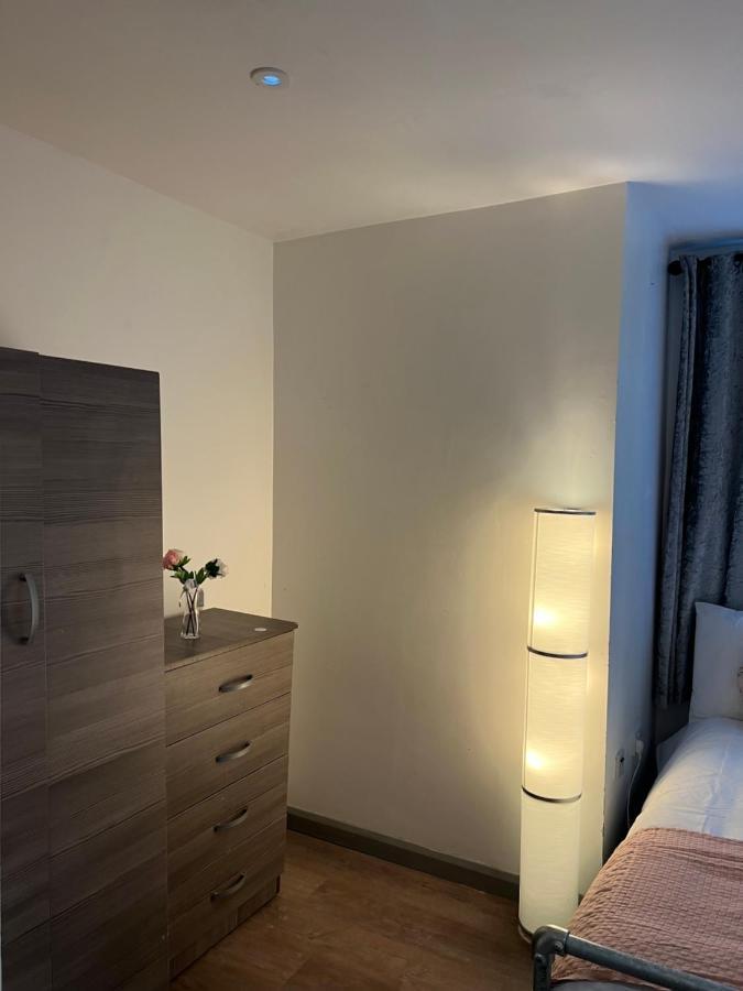 3 Bedroom Flat In King'S Cross, St Pancras'S. 2 Minutes To Euston. Londra Esterno foto