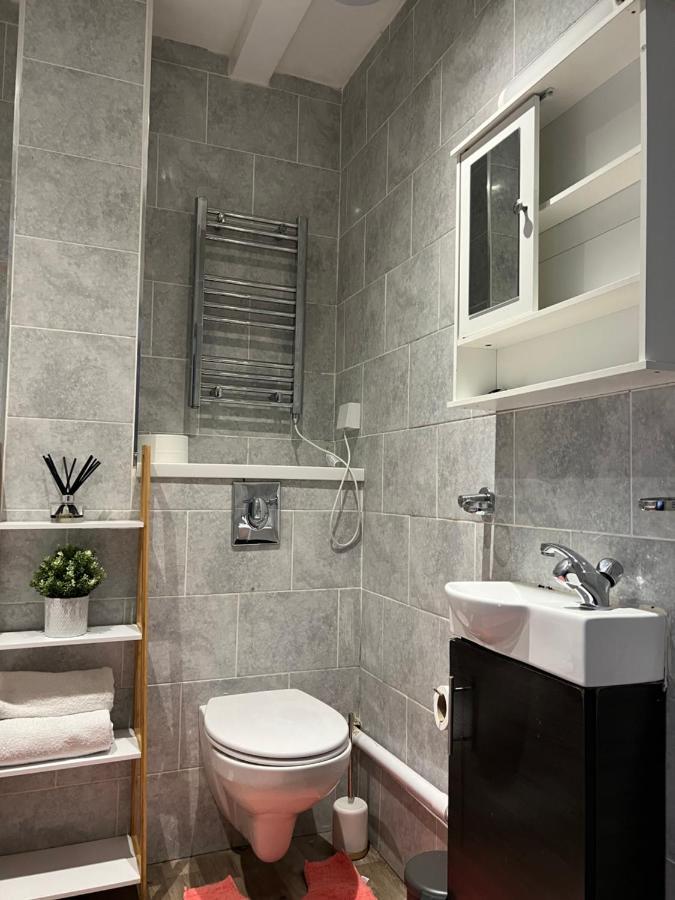 3 Bedroom Flat In King'S Cross, St Pancras'S. 2 Minutes To Euston. Londra Esterno foto